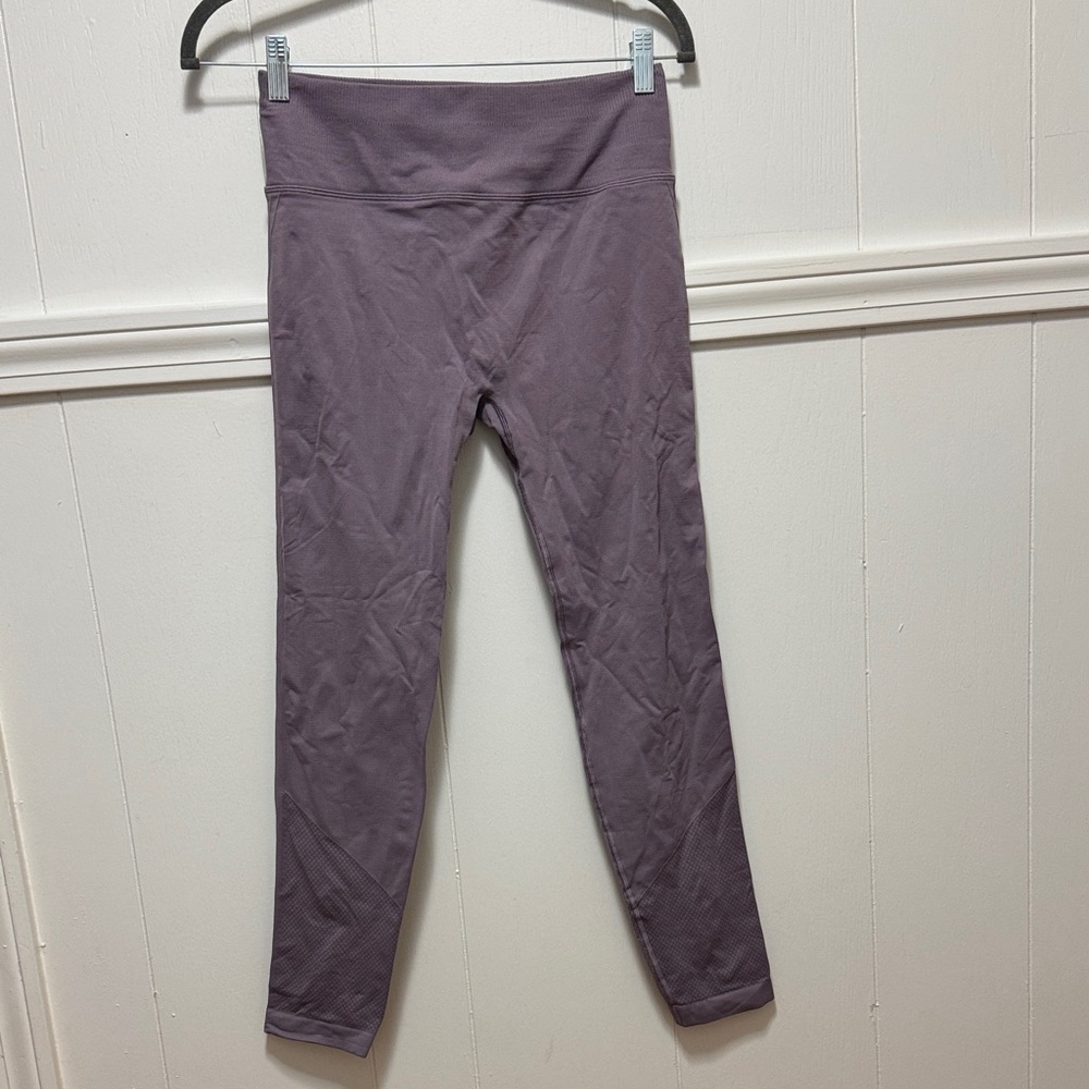 Lululemon Women’s lavender Leggings
